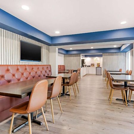 Super 8 By Wyndham Orlando Near Florida Mall Williamsburg Exteriör bild